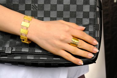 Elmas Mücevherler ve Moda Mücevherleri