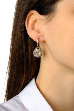 Elmas Mücevherler ve Moda Mücevherleri