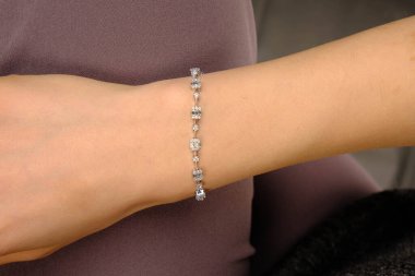 Elmas Mücevherler ve Moda Mücevherleri