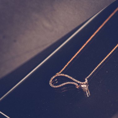 Elmas Mücevherler ve Moda Mücevherleri