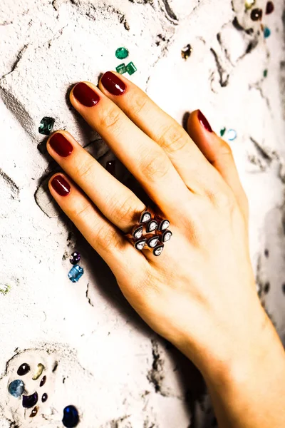 Elmas Mücevherler ve Moda Mücevherleri