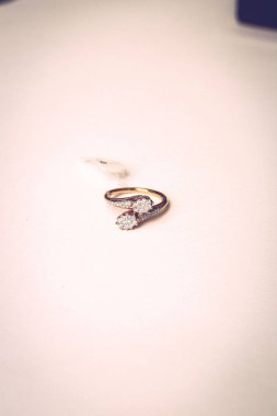 Elmas Mücevherler ve Moda Mücevherleri