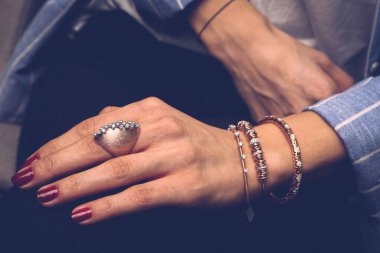 Elmas Mücevherler ve Moda Mücevherleri