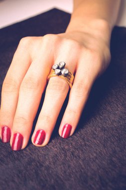Elmas Mücevherler ve Moda Mücevherleri