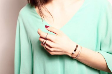 Elmas Mücevherler ve Moda Mücevherleri