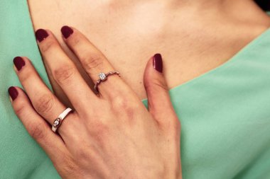 Elmas Mücevherler ve Moda Mücevherleri