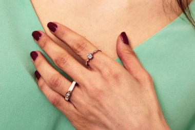 Elmas Mücevherler ve Moda Mücevherleri