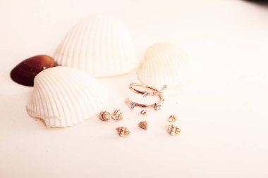 Elmas Mücevherler ve Moda Mücevherleri