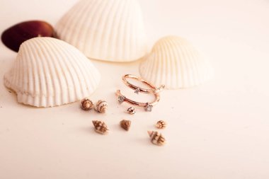 Elmas Mücevherler ve Moda Mücevherleri