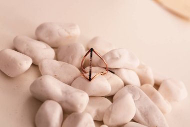 Elmas Mücevherler ve Moda Mücevherleri