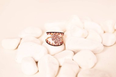 Elmas Mücevherler ve Moda Mücevherleri