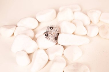 Elmas Mücevherler ve Moda Mücevherleri