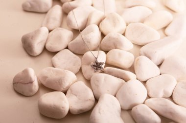 Elmas Mücevherler ve Moda Mücevherleri