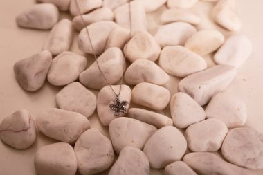 Elmas Mücevherler ve Moda Mücevherleri