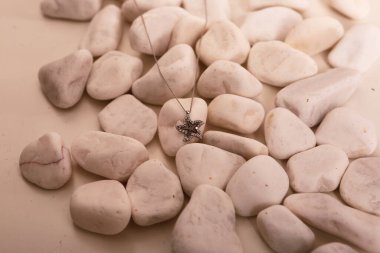 Elmas Mücevherler ve Moda Mücevherleri