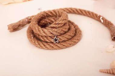 Elmas Mücevherler ve Moda Mücevherleri