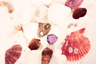 Elmas Mücevherler ve Moda Mücevherleri