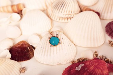 Elmas Mücevherler ve Moda Mücevherleri