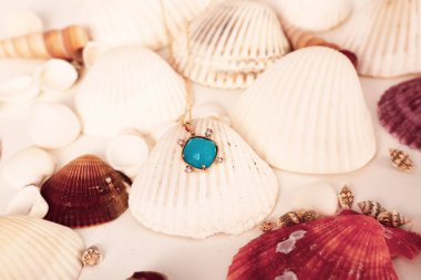 Elmas Mücevherler ve Moda Mücevherleri