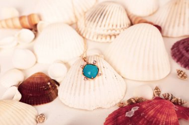 Elmas Mücevherler ve Moda Mücevherleri