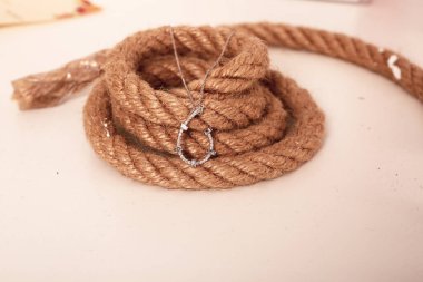 Elmas Mücevherler ve Moda Mücevherleri