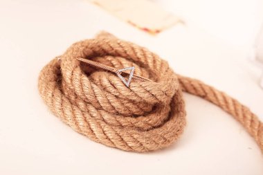 Elmas Mücevherler ve Moda Mücevherleri