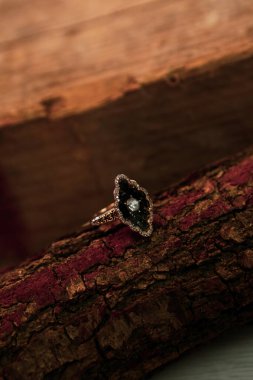 Elmas Mücevherler ve Moda Mücevherleri