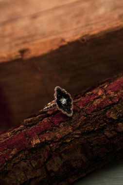 Elmas Mücevherler ve Moda Mücevherleri