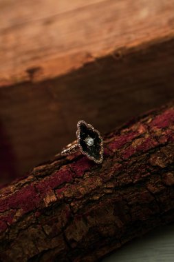 Elmas Mücevherler ve Moda Mücevherleri