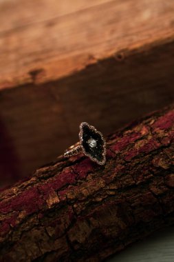 Elmas Mücevherler ve Moda Mücevherleri