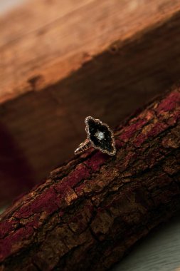 Elmas Mücevherler ve Moda Mücevherleri