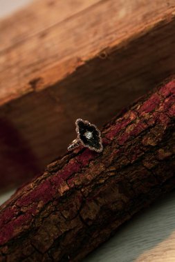 Elmas Mücevherler ve Moda Mücevherleri