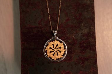 Elmas Mücevherler ve Moda Mücevherleri