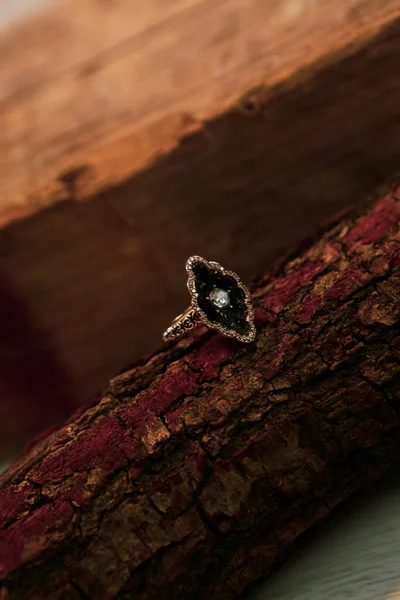 Elmas Mücevherler ve Moda Mücevherleri