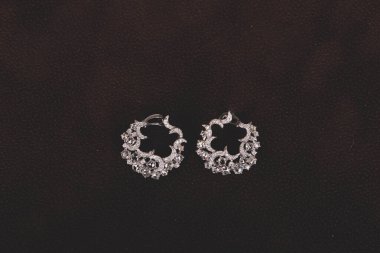 Elmas Mücevherler ve Moda Mücevherleri