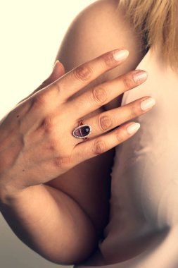 Elmas Mücevherler ve Moda Mücevherleri