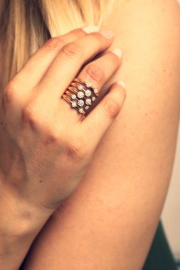 Elmas Mücevherler ve Moda Mücevherleri