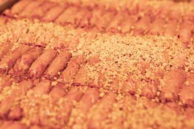 Geleneksel hindistancevizli tatlı baklavası. Ev yapımı fındıklı ve ballı baklava..