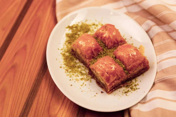 Traditionelle Türkische Nachspeise Baklava Mit Cashew Walnüssen Hausgemachte Baklava Mit — Stockfoto