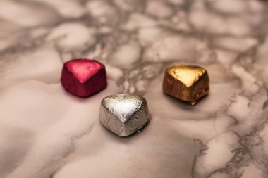 bir sürü değişik çikolatalı pralin