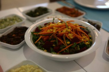 Geleneksel Türk ve Yunan yemek meze masası