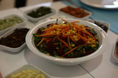 Geleneksel Türk ve Yunan yemek meze masası