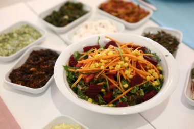 Geleneksel Türk ve Yunan yemek meze masası