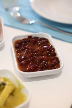 Geleneksel Türk ve Yunan yemek meze masası