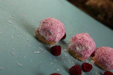 Koyu çikolata parçaları ile tanımlama