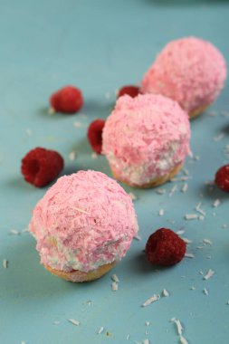 Koyu çikolata parçaları ile tanımlama