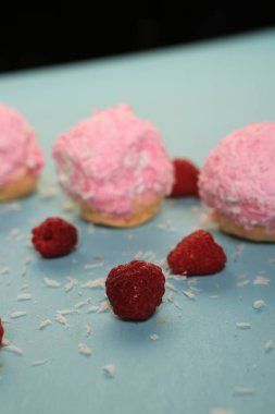 Koyu çikolata parçaları ile tanımlama