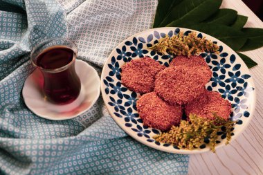 Koyu çikolata parçaları ile tanımlama