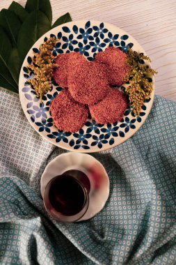 Koyu çikolata parçaları ile tanımlama