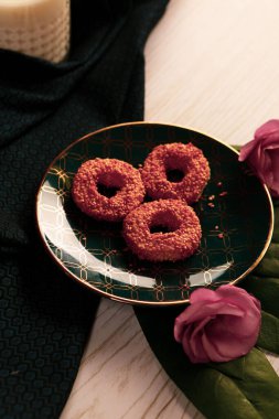 Koyu çikolata parçaları ile tanımlama